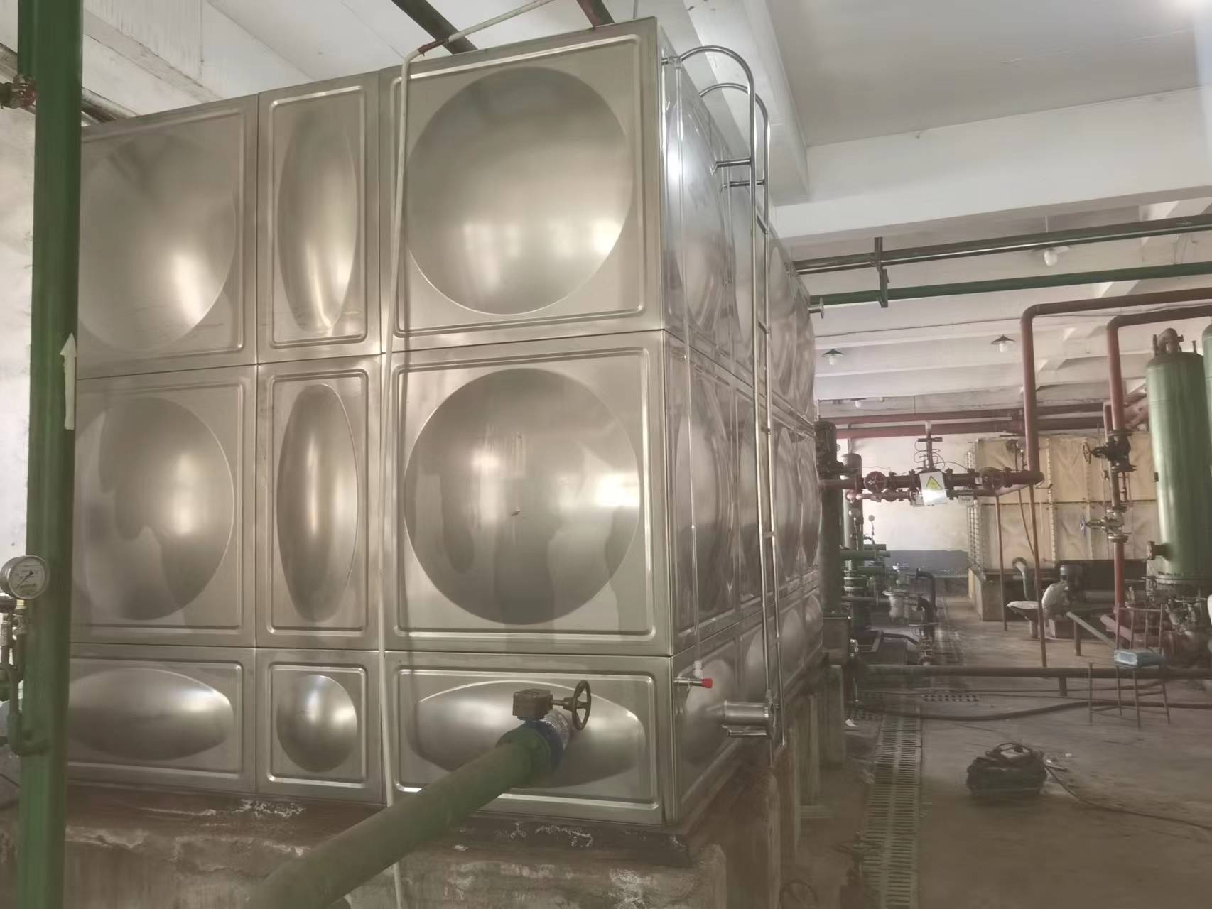 忻州不锈钢组合式保温水箱_忻州组合式水箱厂家